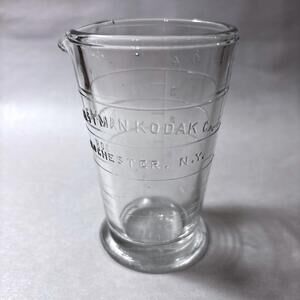 Vintage - Eastman Kodak - Glass Darkroom Measuring Cup Beaker 4oz w/Pour Spout